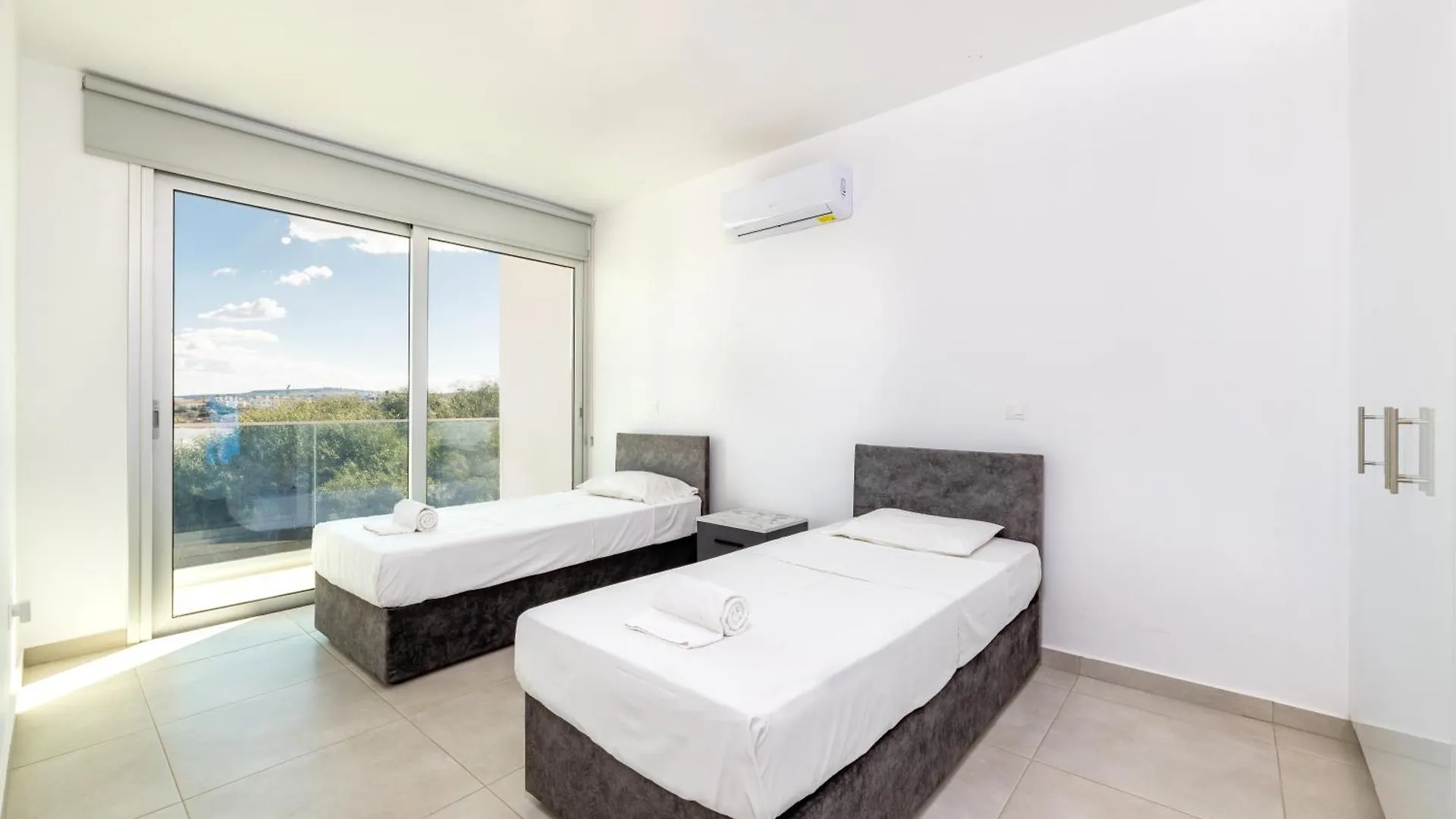 Protaras Heights Villa 0*,